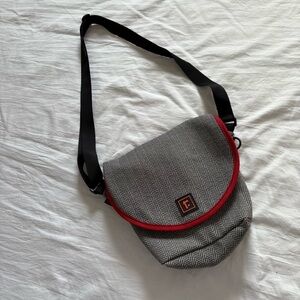 Rickshaw Bagworks Small Zero messenger crossbody bag excellent chevron